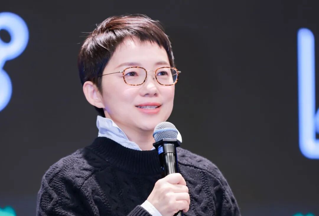 嘉宾签到：陆续到场