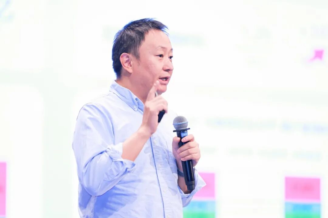 会场全景：座无虚席